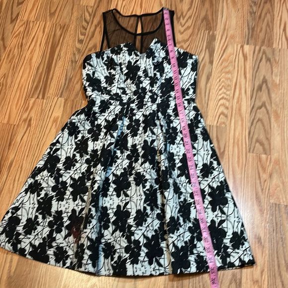 Nordstrom Fit and Flare Formal Dress Black and White, Short BCBGeneration - Picture 6 of 8